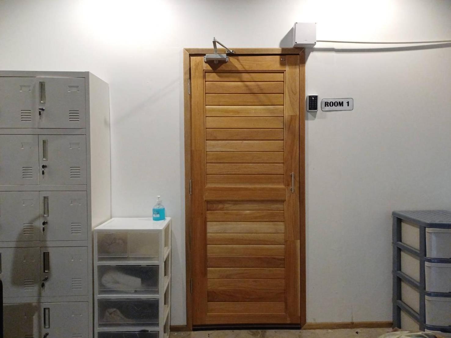 Amsterdamned Hostel Bangkok Exterior photo